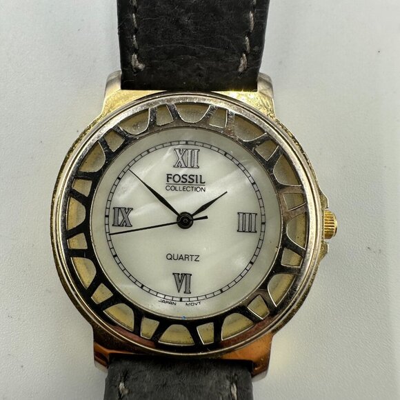 Vintage Fossil Collectors Club Watch Women Two Tone Gray Leather Band Works 8.5" - Picture 2 of 13